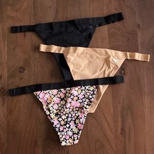 VS PINK No-Show V-Strings (L)